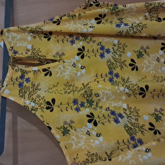 Sienna sky tank top size large - Picture 2 of 3